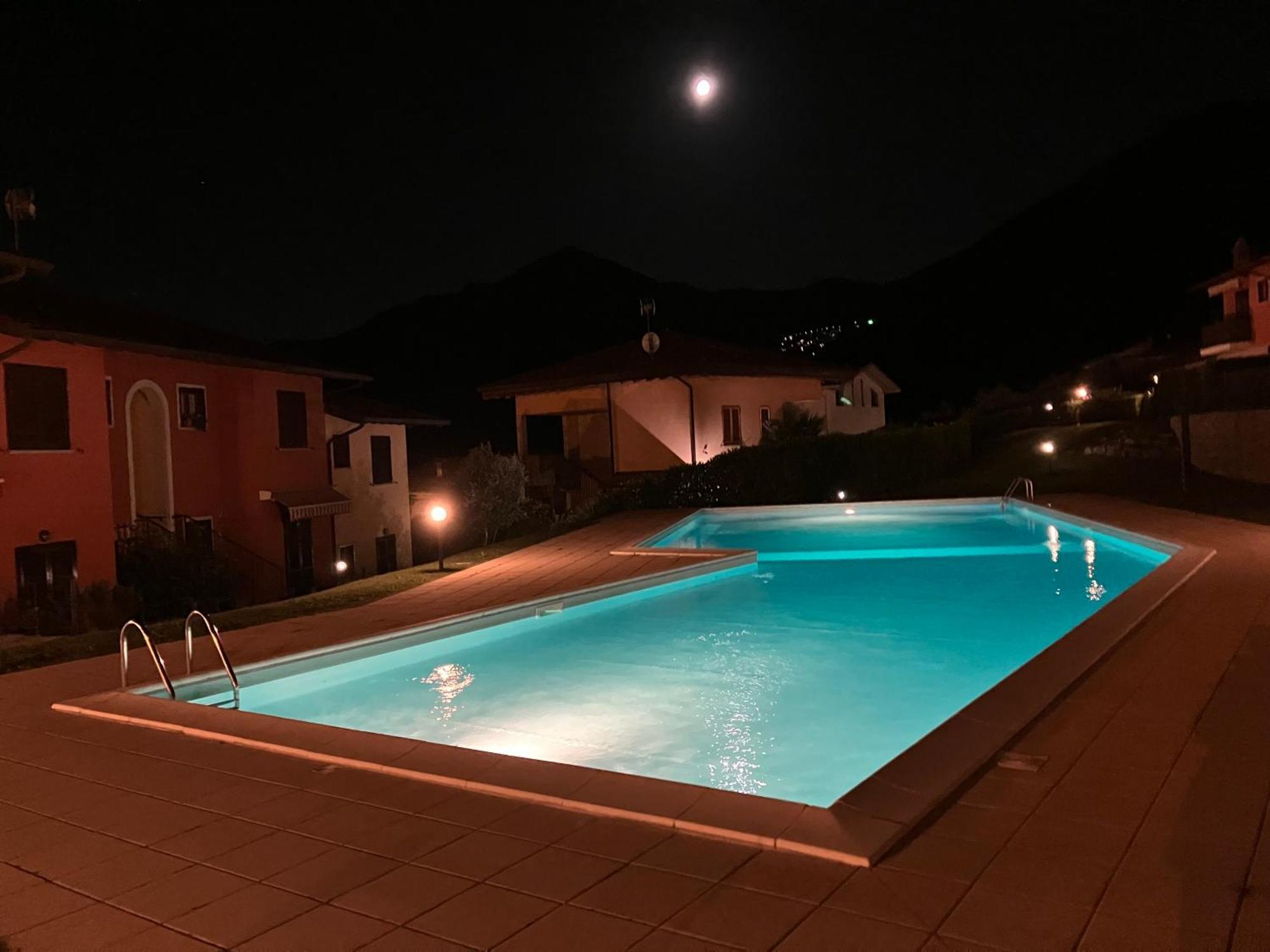 Happy Guest Apartments - Lake View And Pool リーヴァ・ディ・ソルト エクステリア 写真