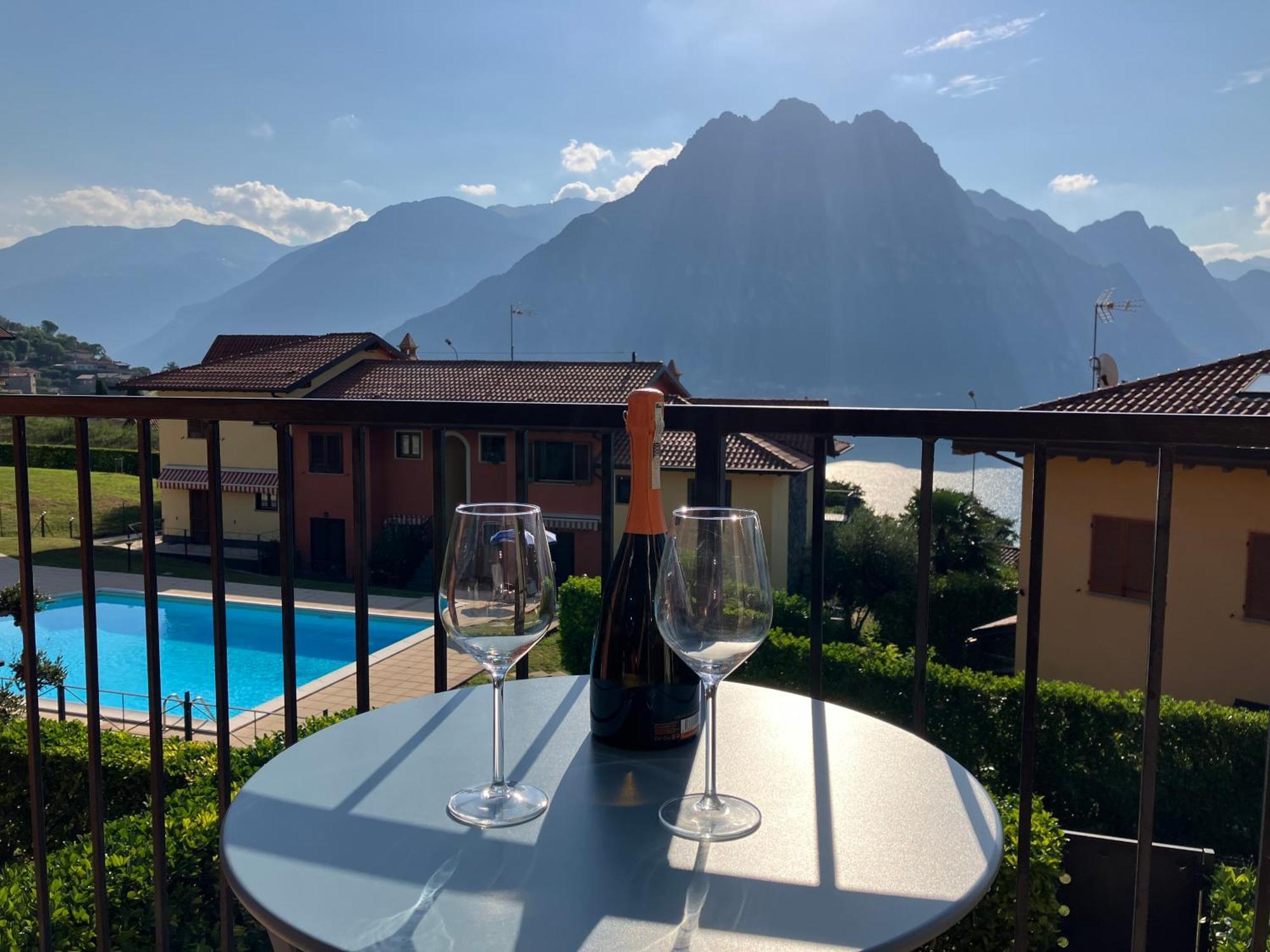Happy Guest Apartments - Lake View And Pool リーヴァ・ディ・ソルト エクステリア 写真